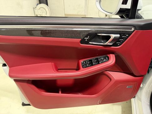 Used 2024 Porsche Macan GTS w/ Premium Plus Package AWD/4WD image 31