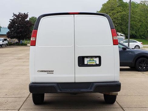 Used 2014 Chevrolet Express 3500 RWD 3500 135 image 4
