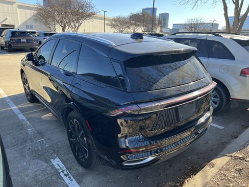 Used 2024 Lincoln Nautilus Reserve w/ Equipment Group 202A image 18