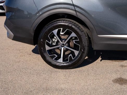 Used 2024 Kia Sportage EX image 9