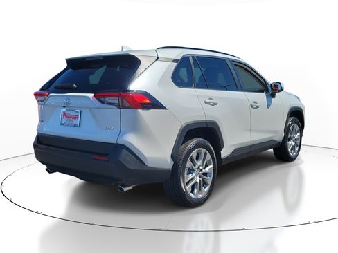 Used 2025 Toyota RAV4 XLE Premium image 4