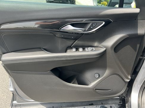 Used 2021 Buick Envision Essence AWD/4WD image 21