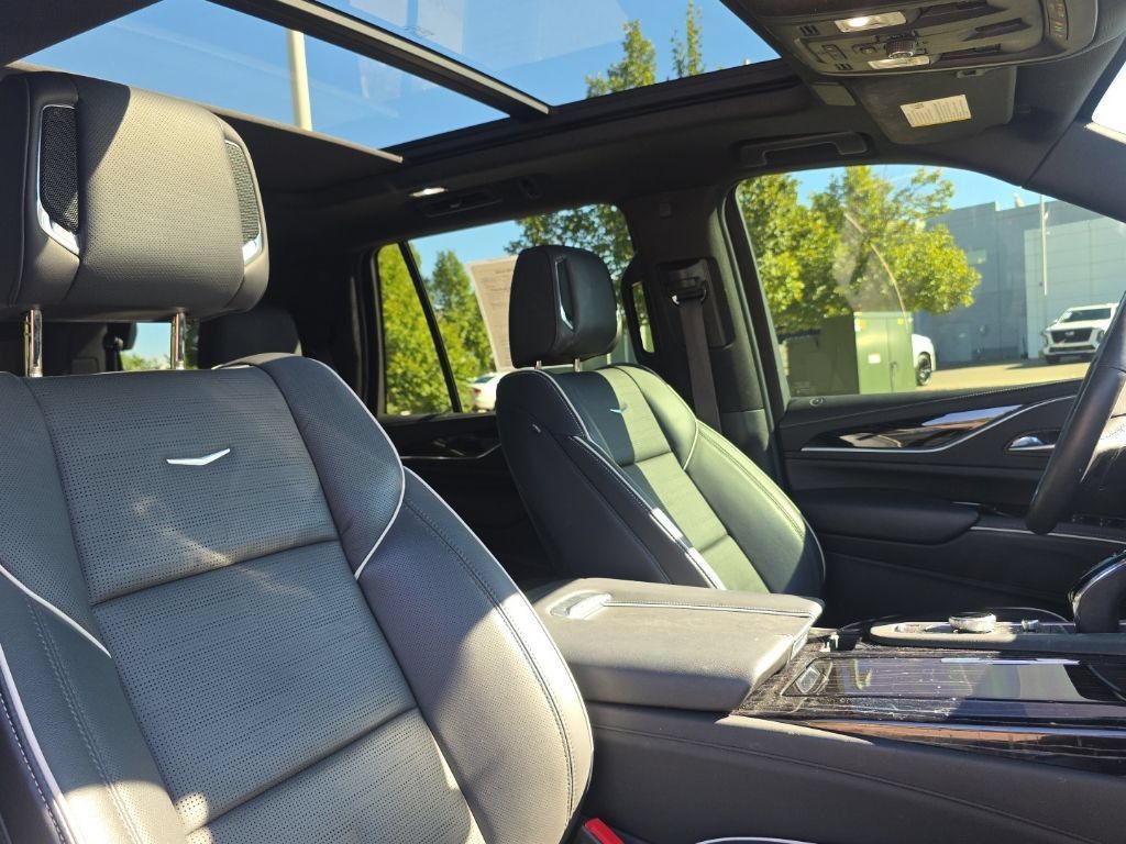 Used 2023 Cadillac Escalade Sport w/ LPO, ONYX Package AWD/4WD image 25