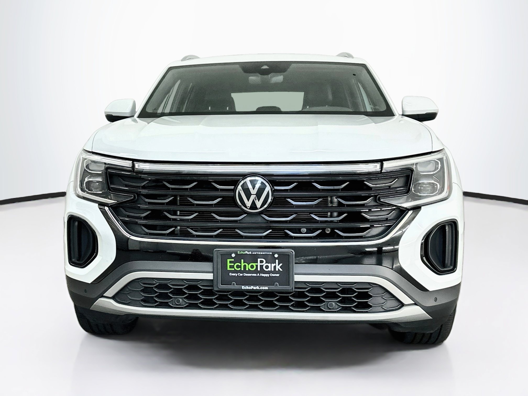 Used 2024 Volkswagen Atlas Cross Sport SE AWD/4WD image 2
