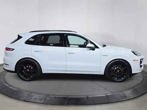 New 2026 Porsche Cayenne image 8