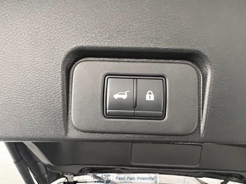 Used 2025 Nissan Rogue SV image 28