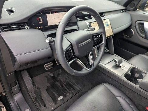 Used 2025 Land Rover Discovery Sport Dynamic SE image 7