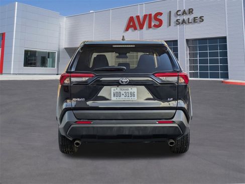Used 2025 Toyota RAV4 LE image 9