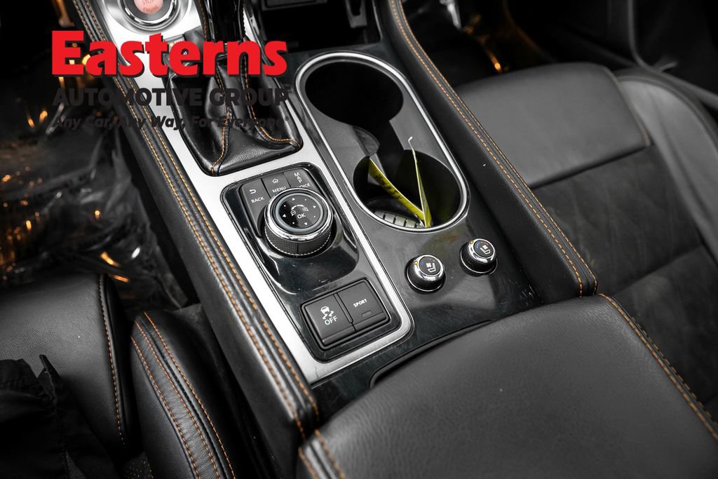 Used 2023 Nissan Maxima SR w/ Sport Mat Group FWD image 16