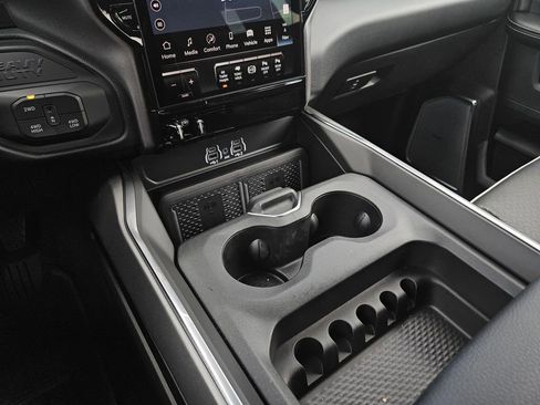 New 2026 RAM 3500 Laramie AWD/4WD image 31