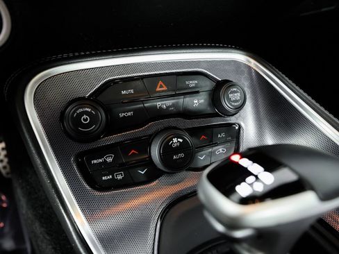 Used 2017 Dodge Challenger SXT Plus image 21