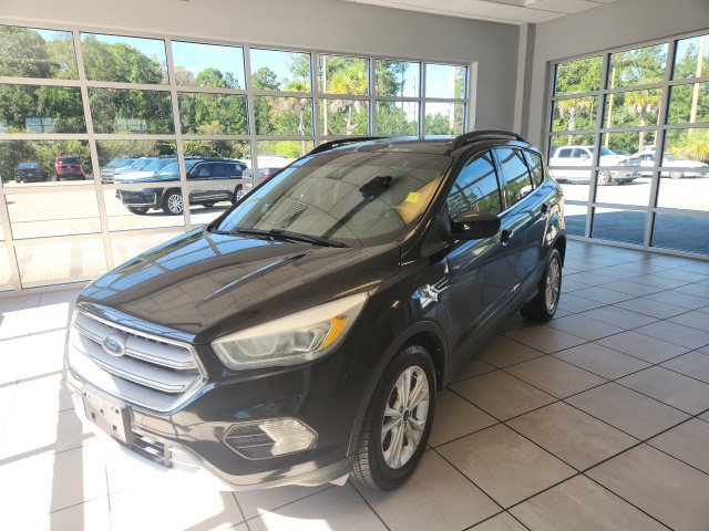 Used 2017 Ford Escape SE w/ SE Leather Comfort Package FWD image 4