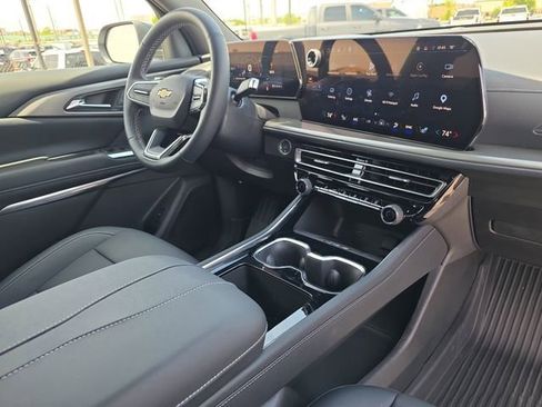 Used 2026 Chevrolet Traverse LT w/ Driver Confidence Package FWD image 17