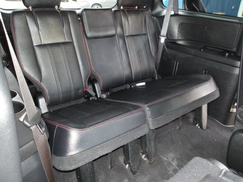 Used 2018 Dodge Grand Caravan GT image 23