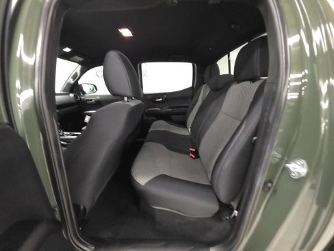 Used 2021 Toyota Tacoma TRD Off-Road w/ Technology Package AWD/4WD image 22