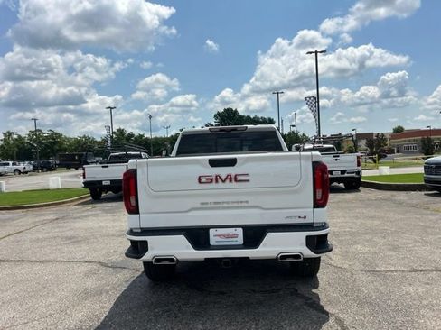 Used 2024 GMC Sierra 1500 AT4 w/ Technology Package AWD/4WD image 4