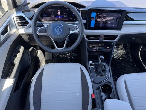 New 2025 Volkswagen Taos SE image 12