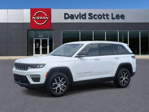 Used 2025 Jeep Grand Cherokee Limited RWD image 12