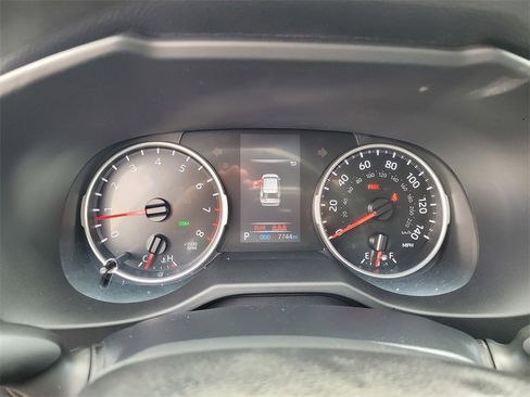 Used 2022 Toyota RAV4 LE image 24