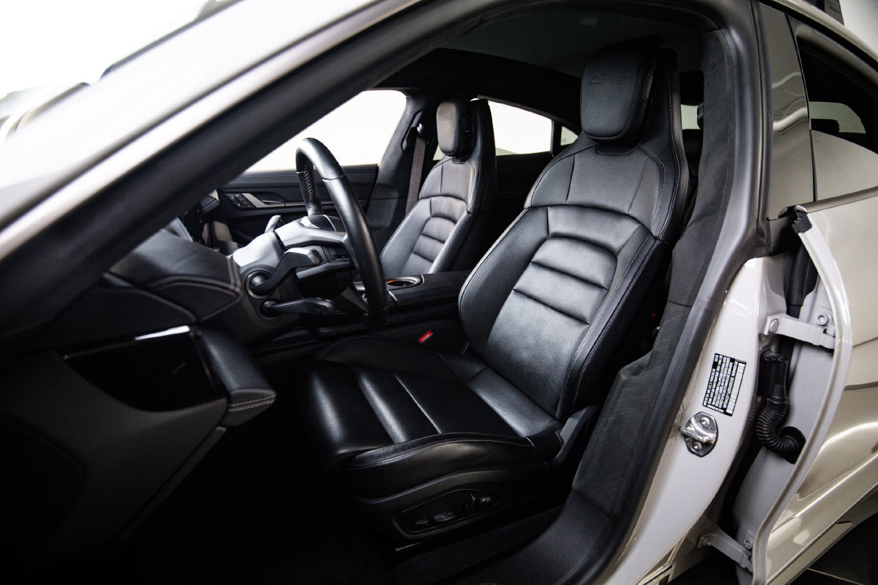 Certified 2025 Porsche Taycan Turbo AWD/4WD image 5