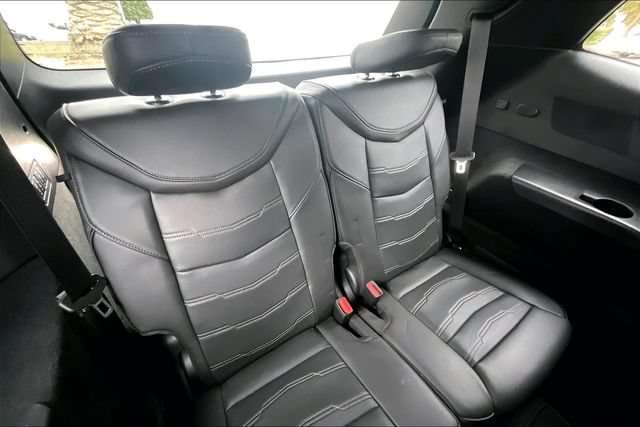 Used 2023 Cadillac XT6 Premium Luxury w/ Platinum Package AWD/4WD image 28