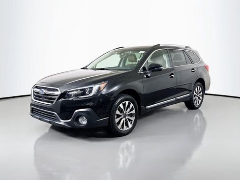 Used 2018 Subaru Outback 2.5i Touring AWD/4WD image 4
