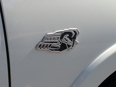 New 2026 RAM 1500 Laramie AWD/4WD image 40