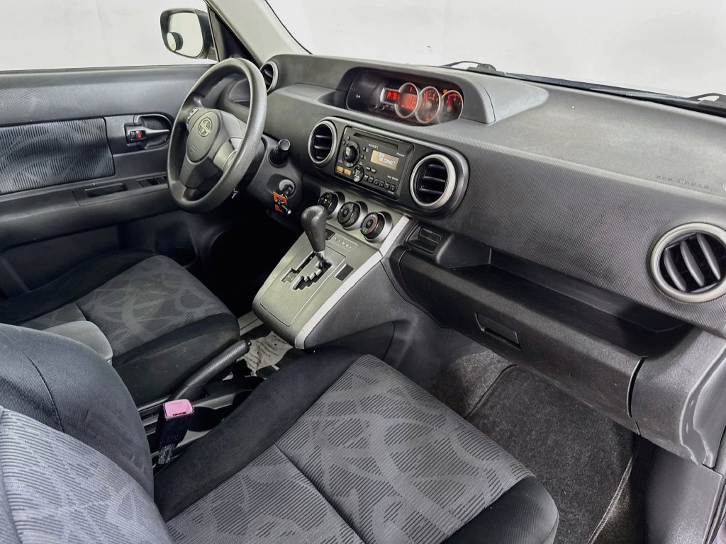 Used 2012 Scion xB FWD image 30