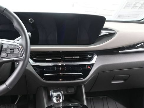 Used 2025 Buick Envista Avenir FWD image 28