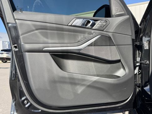 Used 2022 BMW X7 M50i image 20