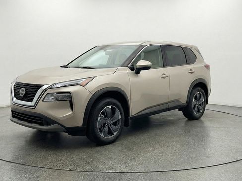 Used 2025 Nissan Rogue SV FWD image 3