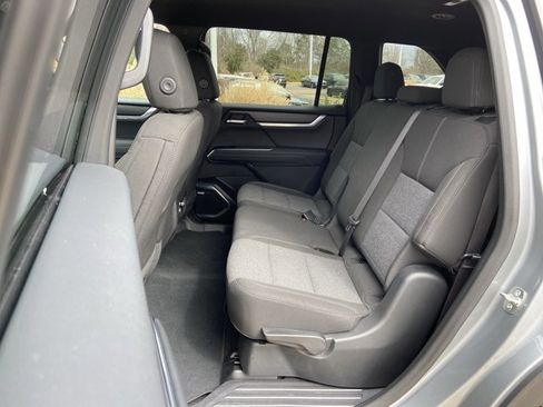 Used 2025 GMC Acadia Elevation image 15