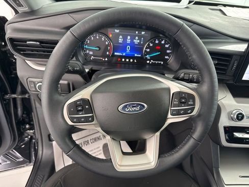 Used 2023 Ford Explorer XLT RWD image 25