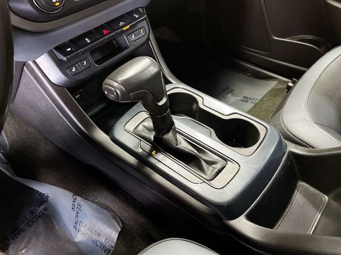 Used 2017 Chevrolet Colorado Z71 AWD/4WD image 17
