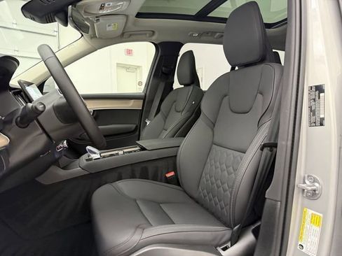 Certified 2025 Volvo XC90 B6 Plus image 14