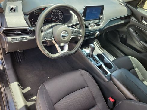 Used 2022 Nissan Altima 2.5 SV FWD image 13
