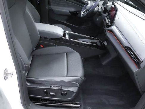 Used 2024 Volkswagen ID.4 S image 24