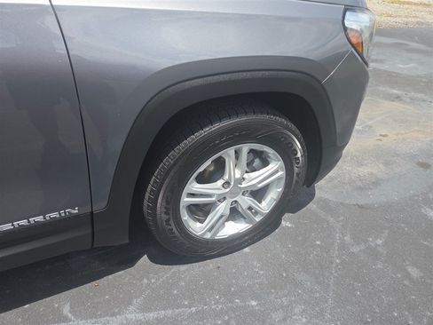 Used 2021 GMC Terrain SLE FWD image 23