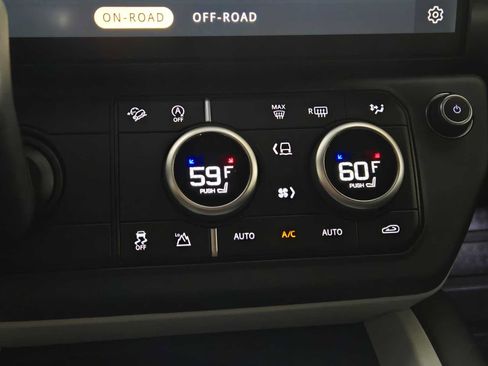 Used 2026 Land Rover Defender 110 X-Dynamic SE AWD/4WD image 19