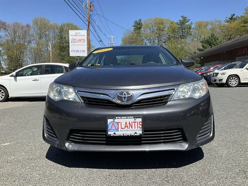 Used 2012 Toyota Camry LE FWD image 2
