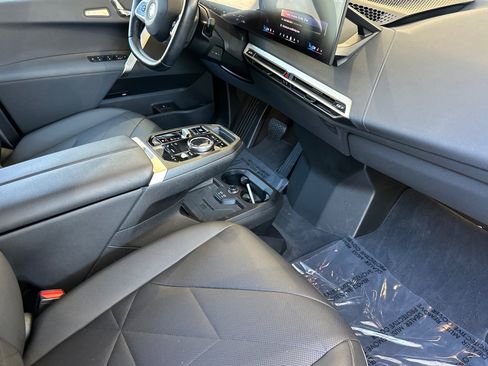 Used 2024 BMW iX xDrive50 w/ Premium Package AWD/4WD image 20