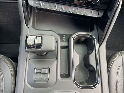New 2026 GMC Sierra 1500 AT4 w/ AT4 Premium Package AWD/4WD image 16