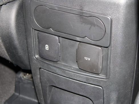 Used 2023 Ford Explorer XLT image 35