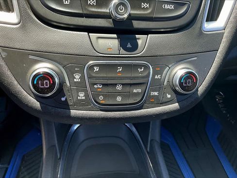 Used 2023 Chevrolet Malibu LT FWD image 16