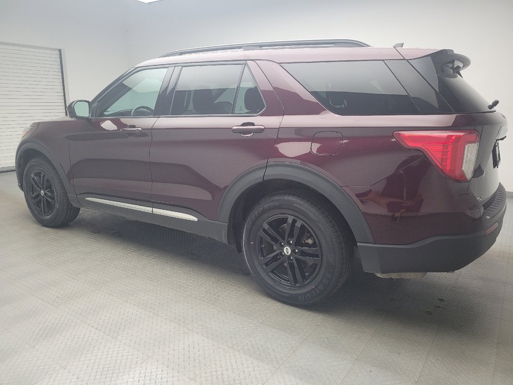Used 2022 Ford Explorer XLT AWD/4WD image 3