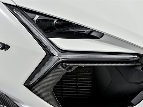 Used 2024 Lamborghini Revuelto AWD/4WD image 5