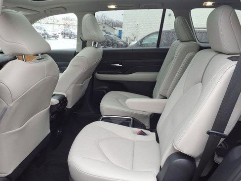 Certified 2026 Toyota Grand Highlander Platinum image 6