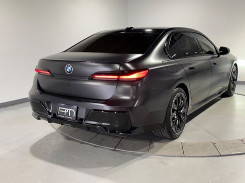 Used 2023 BMW 740i w/ Parking Assistance Package RWD image 9