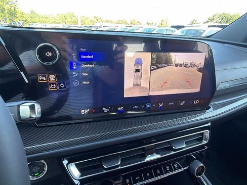 New 2027 Chevrolet Traverse Z71 w/ Driver Confidence Package AWD/4WD image 29