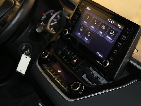 Used 2022 Toyota Corolla LE image 41